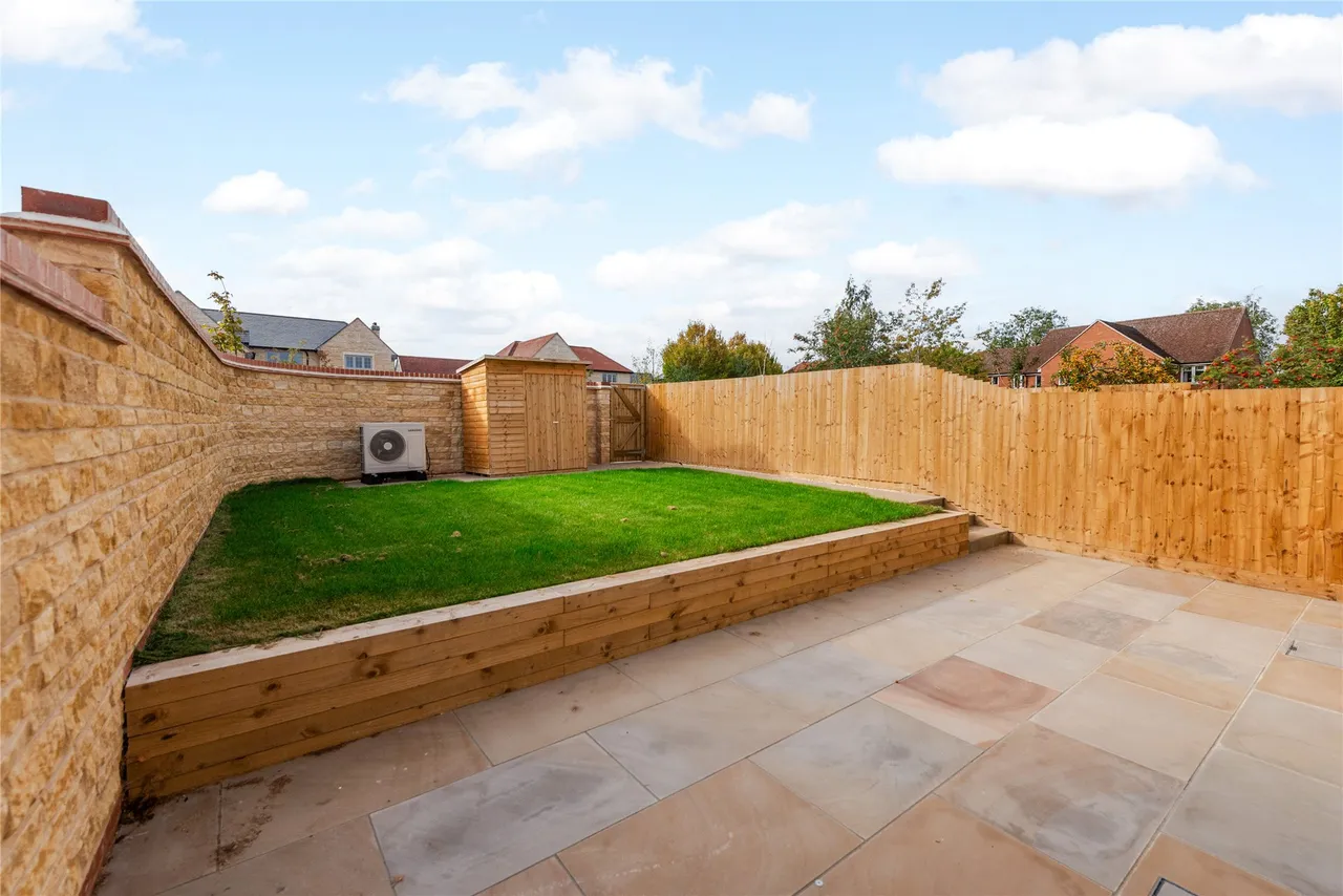 Hedgerow Gardens, Thornborough, MK18, photo 22