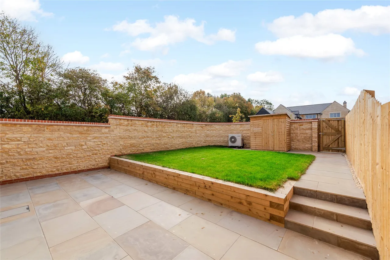 Hedgerow Gardens, Thornborough, MK18, photo 20