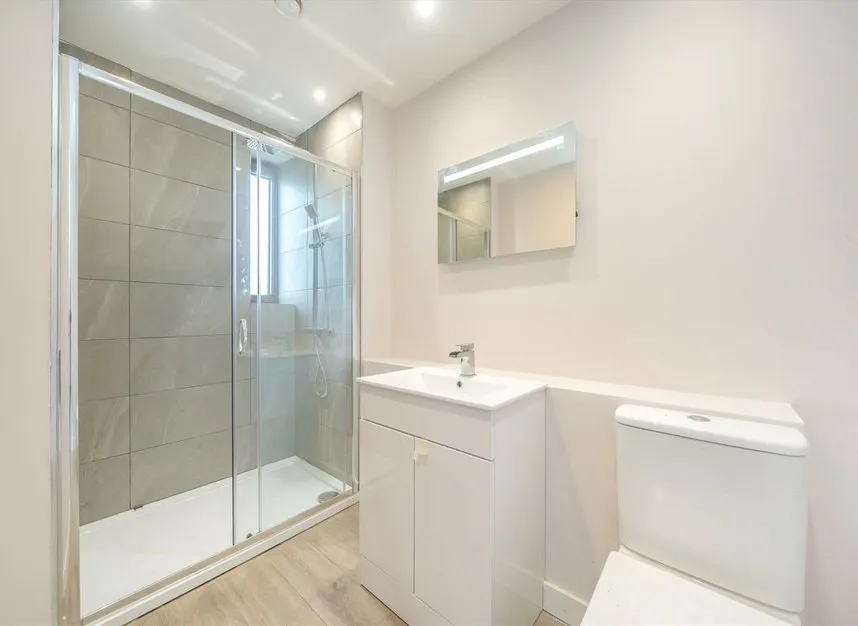 Russell Road, Mitcham Common, CR4, photo 6