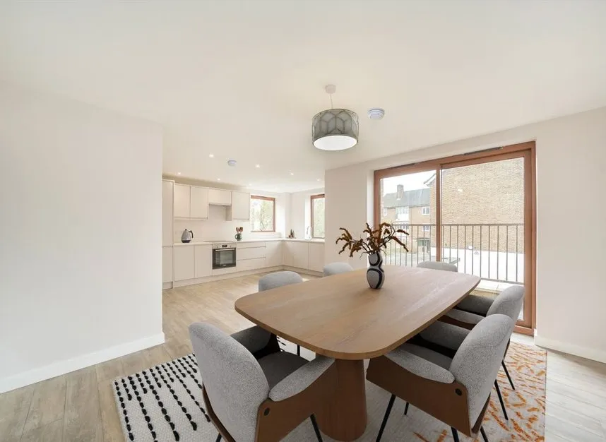 3 bed flat for sale — Russell Road, Mitcham Common, CR4