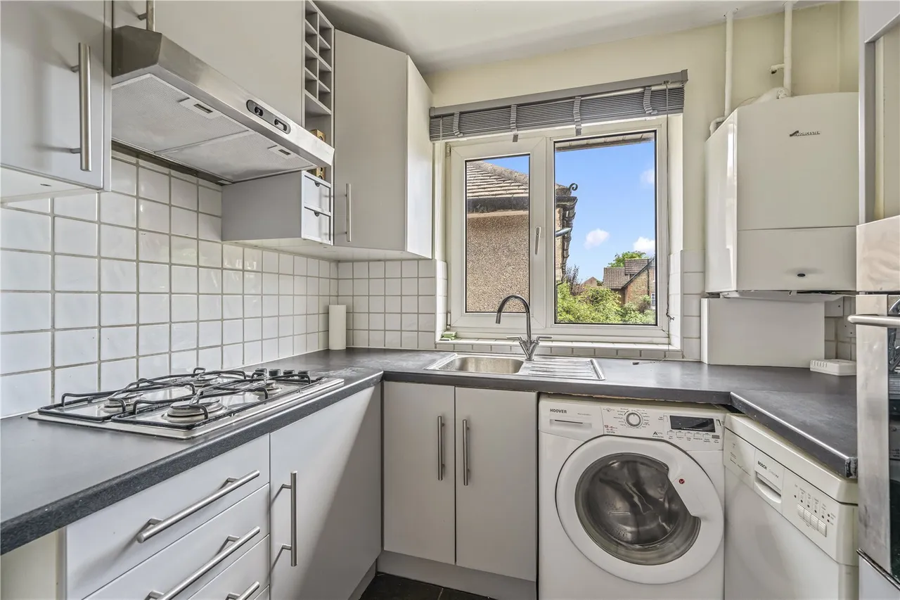 Greville Close, St Margarets, TW1, photo 7