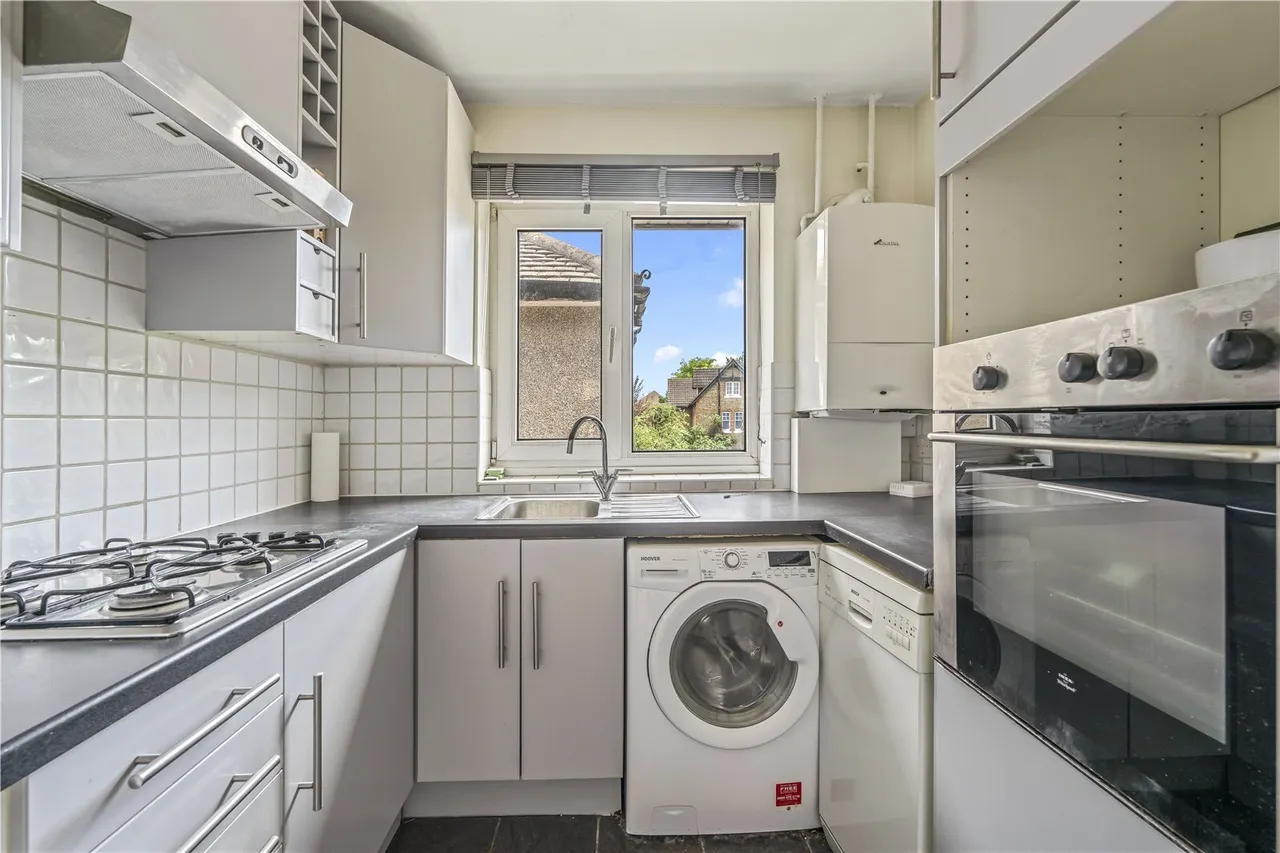 Greville Close, St Margarets, TW1, photo 6