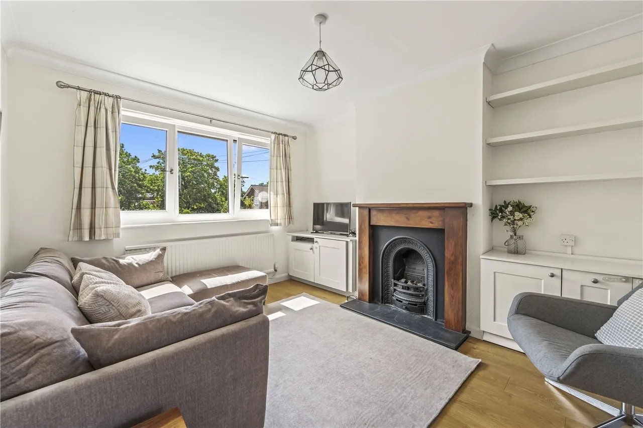 Greville Close, St Margarets, TW1, photo 2