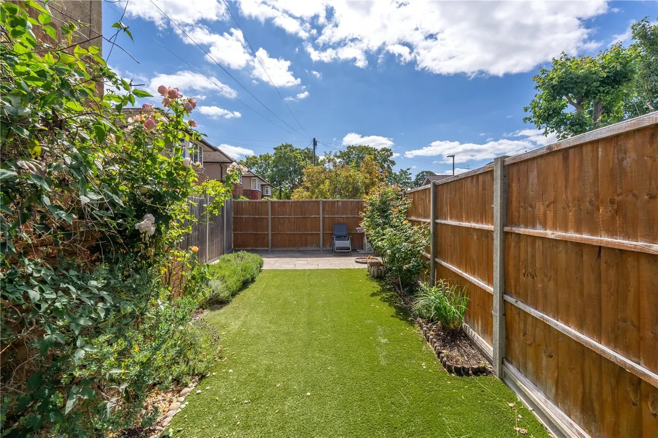 Greville Close, St Margarets, TW1, photo 13