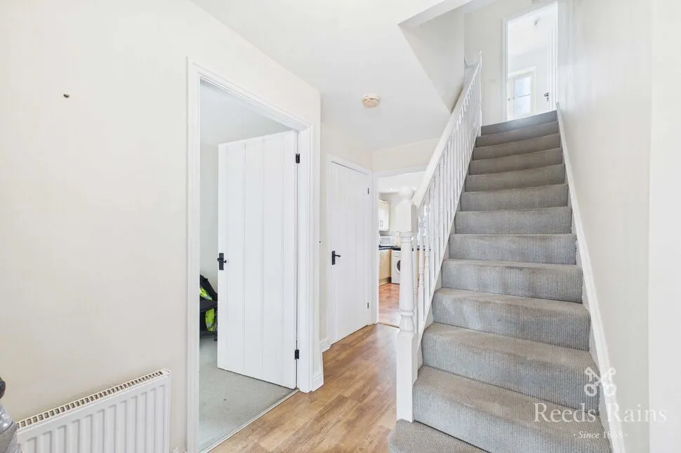 Woodlock Close, Ferndale, Huddersfield, West Yorkshire, HD2, photo 9