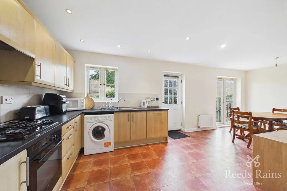 Woodlock Close, Ferndale, Huddersfield, West Yorkshire, HD2, photo 10