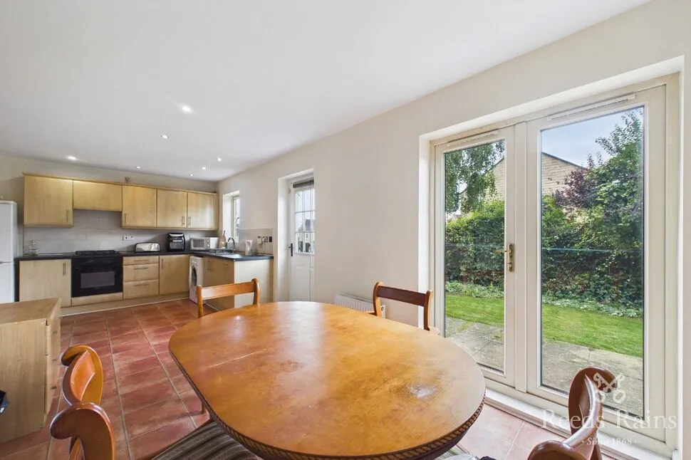 Woodlock Close, Ferndale, Huddersfield, West Yorkshire, HD2, photo 2
