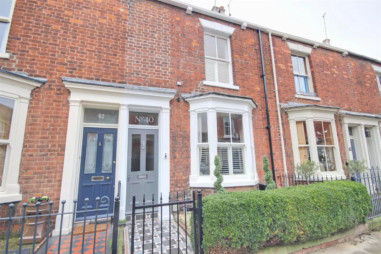 3 bed property for sale — Wood Lane, Beverley