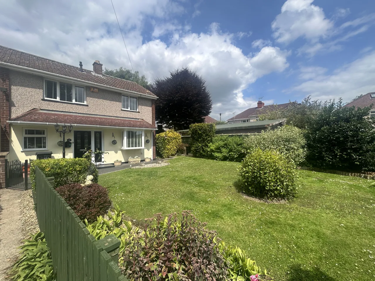 3 bed property to rent, Fairford Crescent, Swindon, SN25