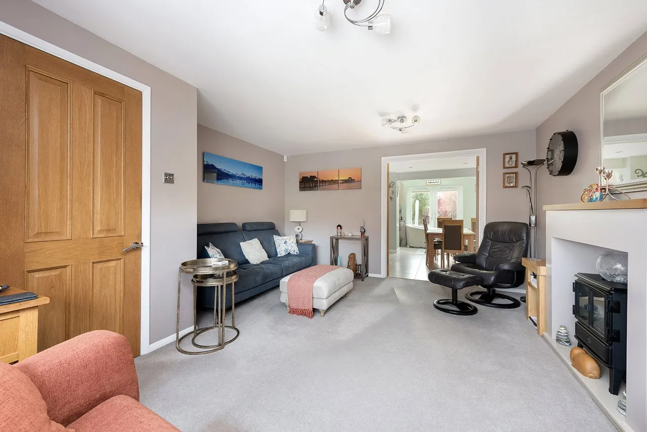 Kerria Way, West End, GU24, photo 3