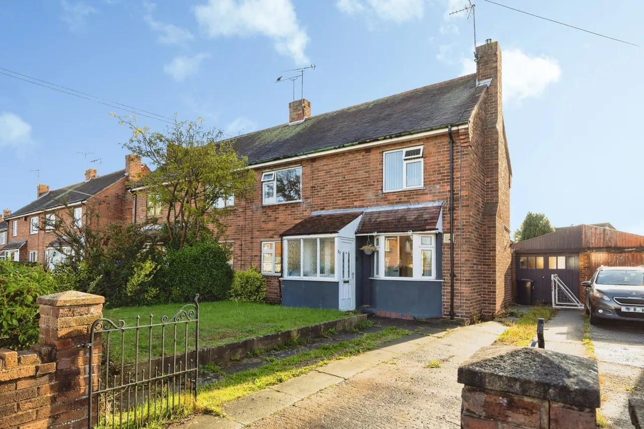 3 bed house for sale, Borras Road, Wrexham, LL12