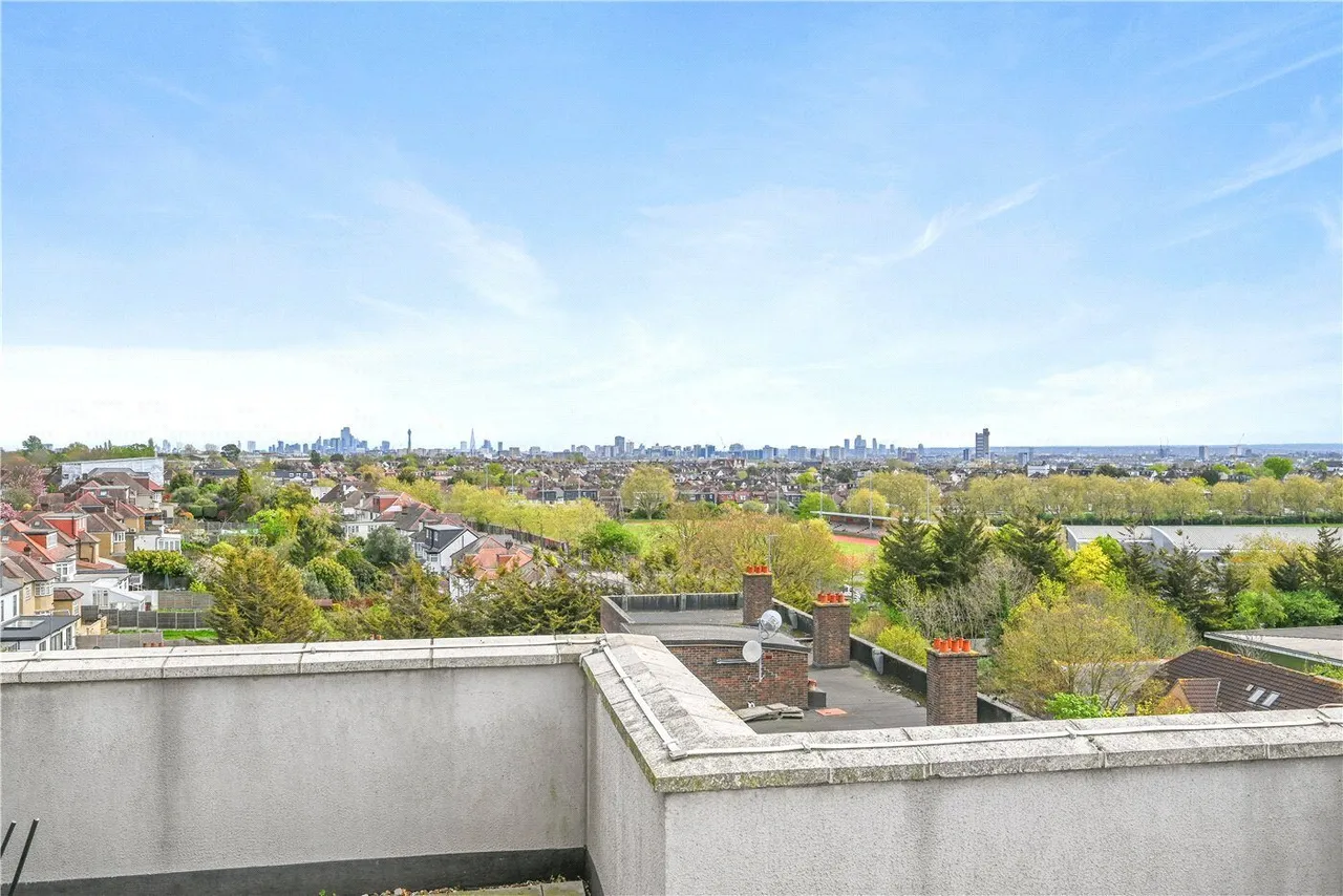 Donnington Road, London, NW10, photo 9