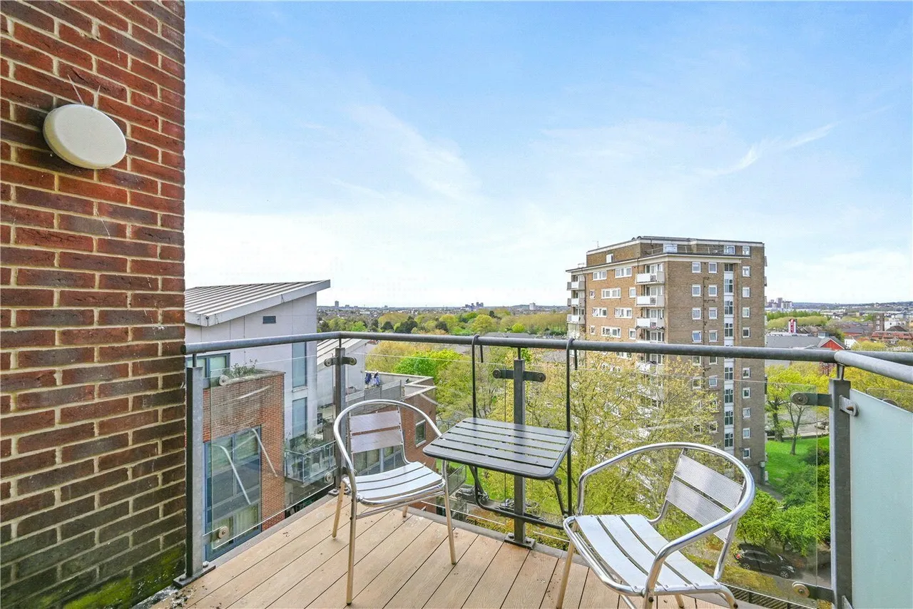 Donnington Road, London, NW10, photo 7