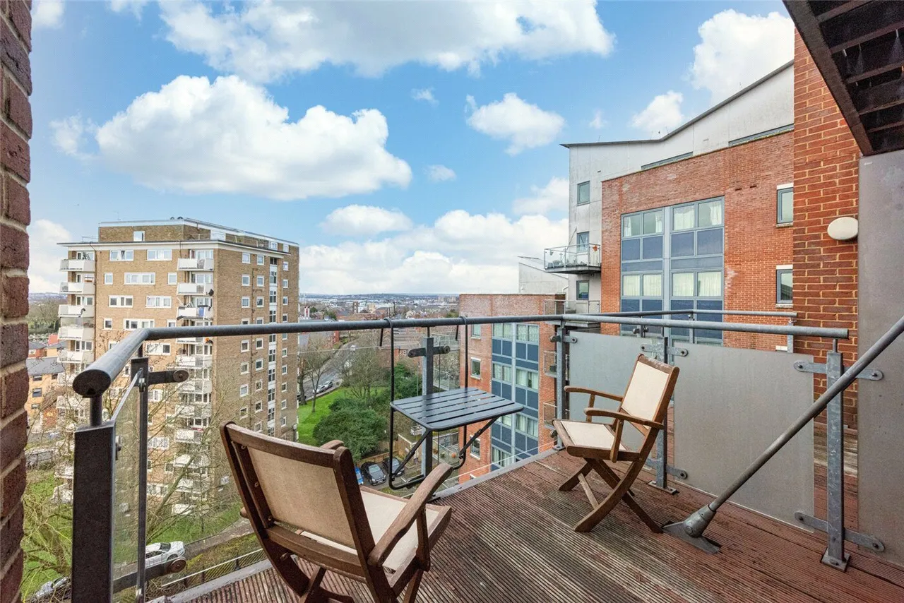 Donnington Road, London, NW10, photo 13