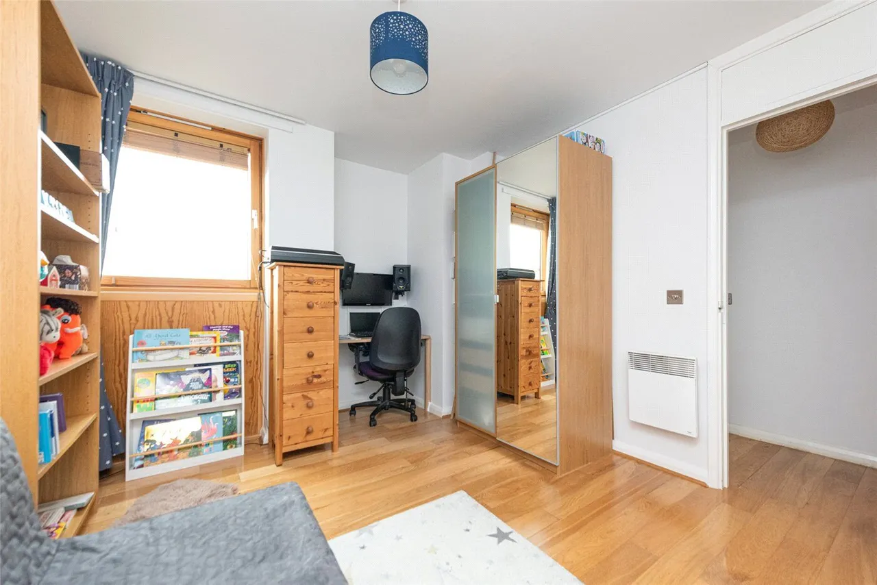 Donnington Road, London, NW10, photo 12