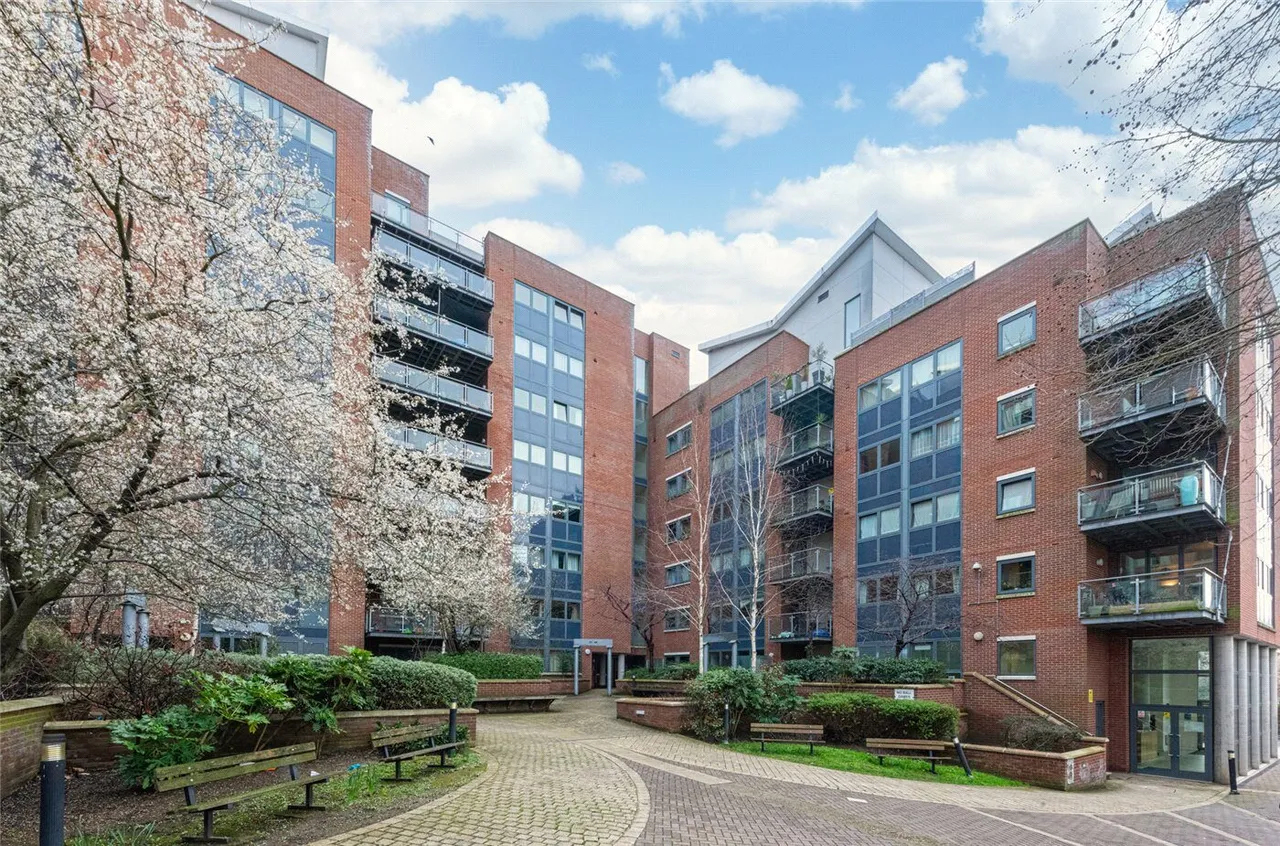 Donnington Road, London, NW10, photo 10