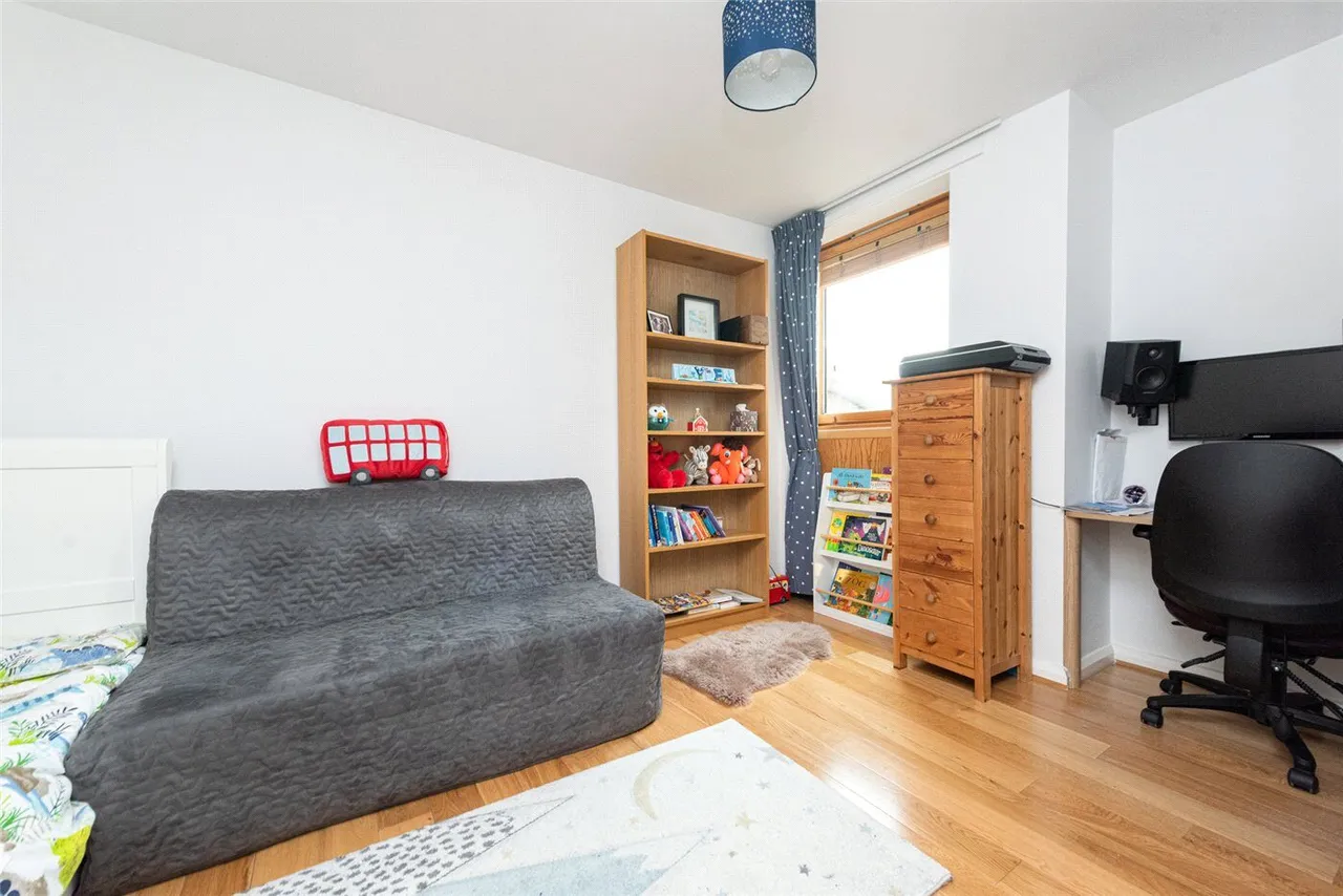 Donnington Road, London, NW10, photo 11