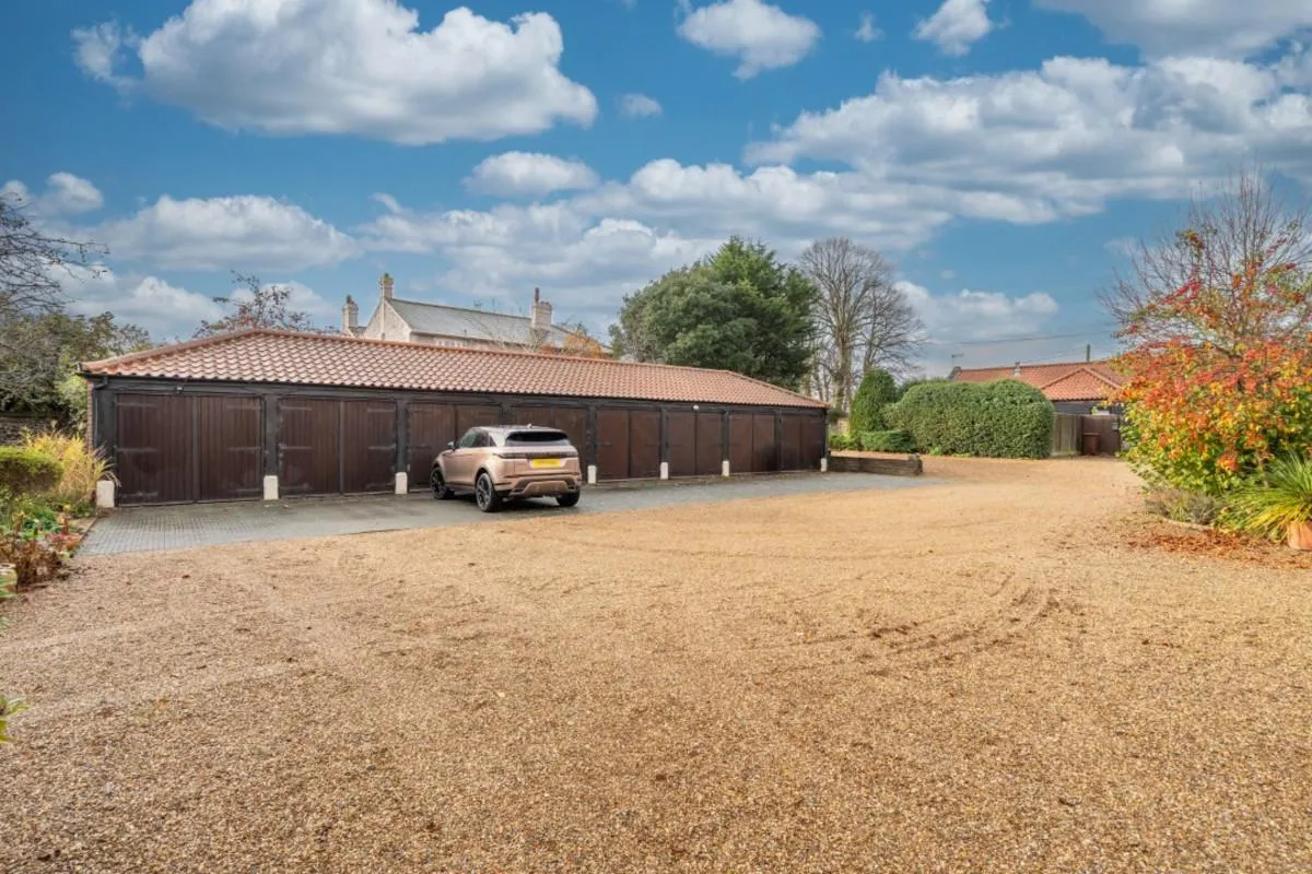 Church Farm Barns, Aylmerton, NR11, photo 24