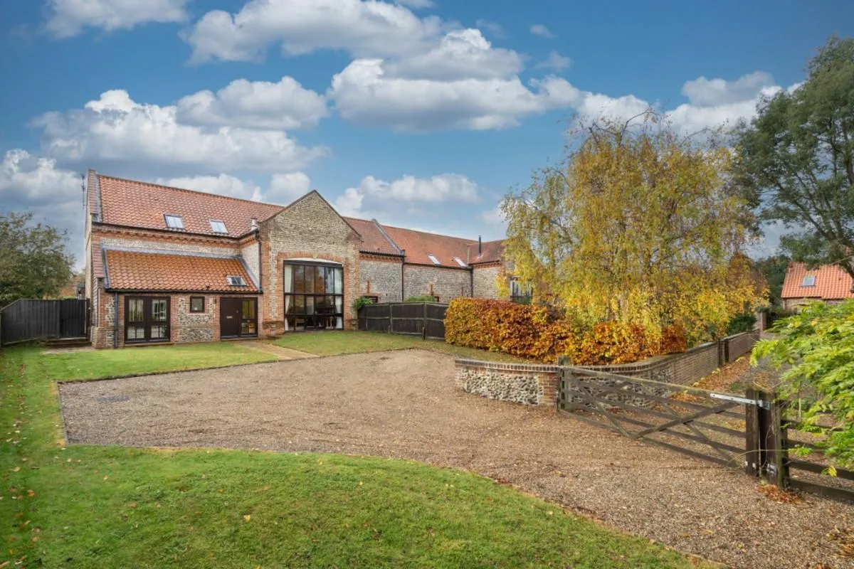 Church Farm Barns, Aylmerton, NR11, photo 21