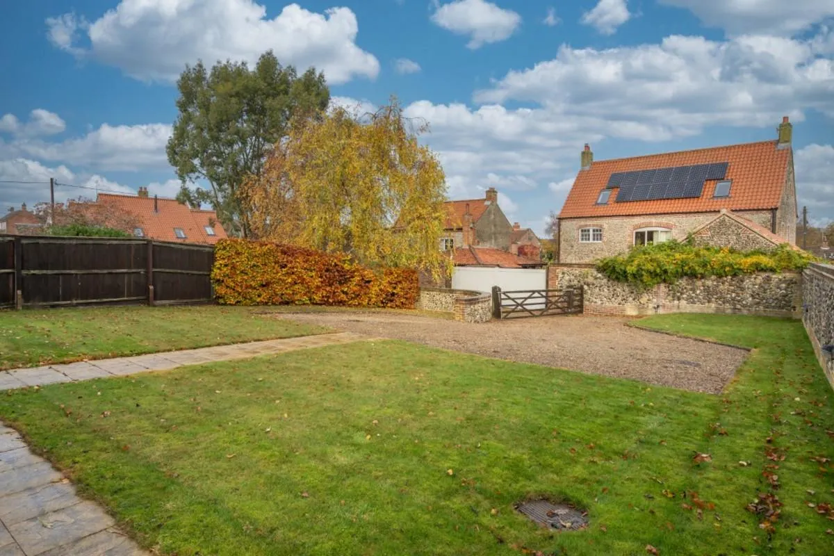 Church Farm Barns, Aylmerton, NR11, photo 23