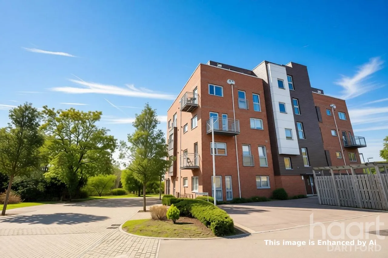 3 bed flat to rent, Stones Avenue, DA1