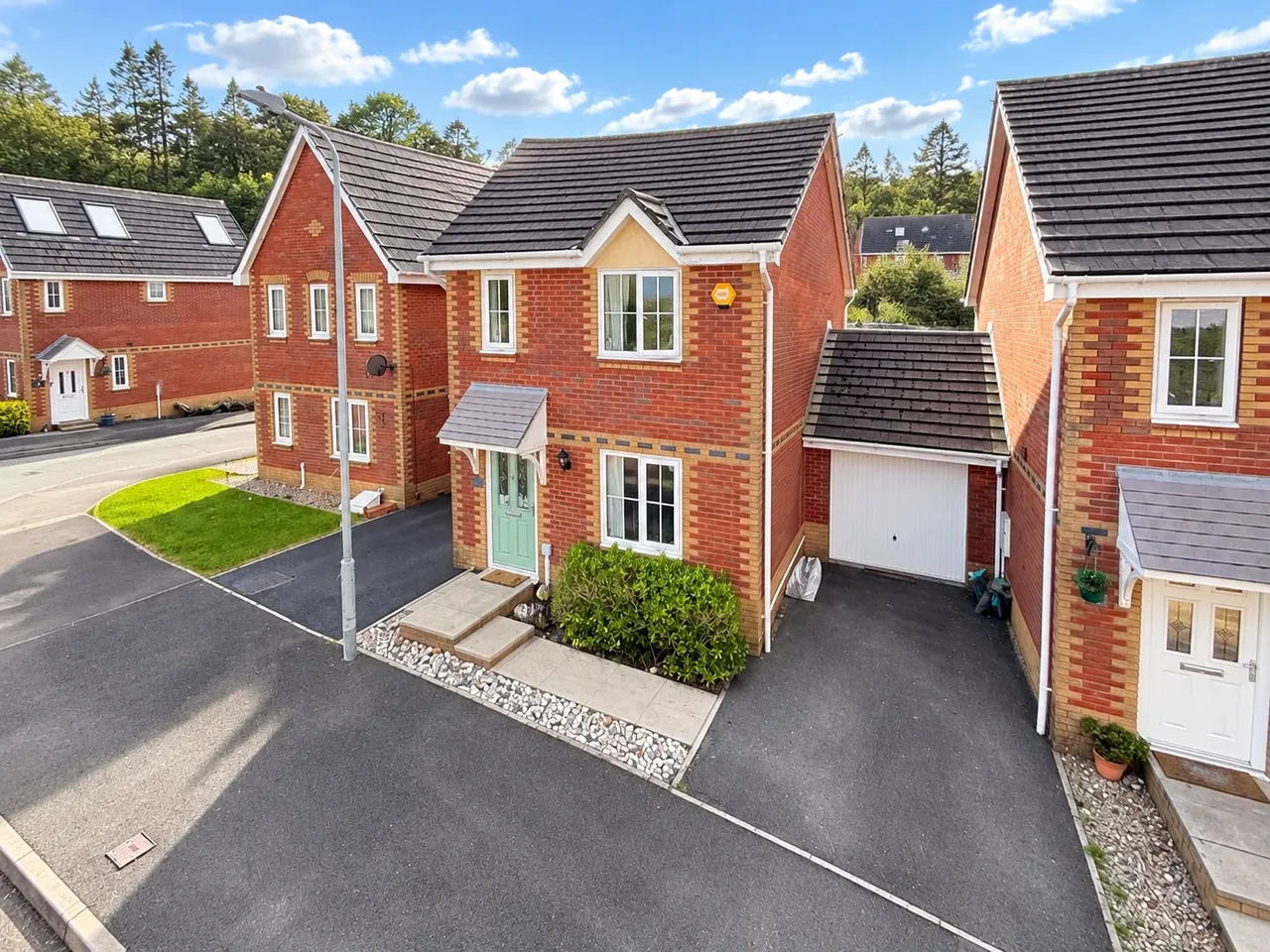 3 bed house for sale, Ffordd Ger Y Llyn, Tircoed Forest Village, SA4