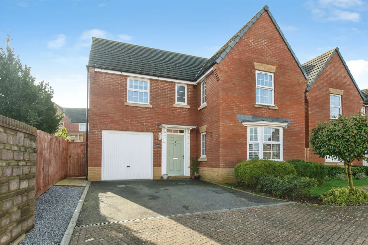 4 bed house for sale — Trott Close, Cullompton