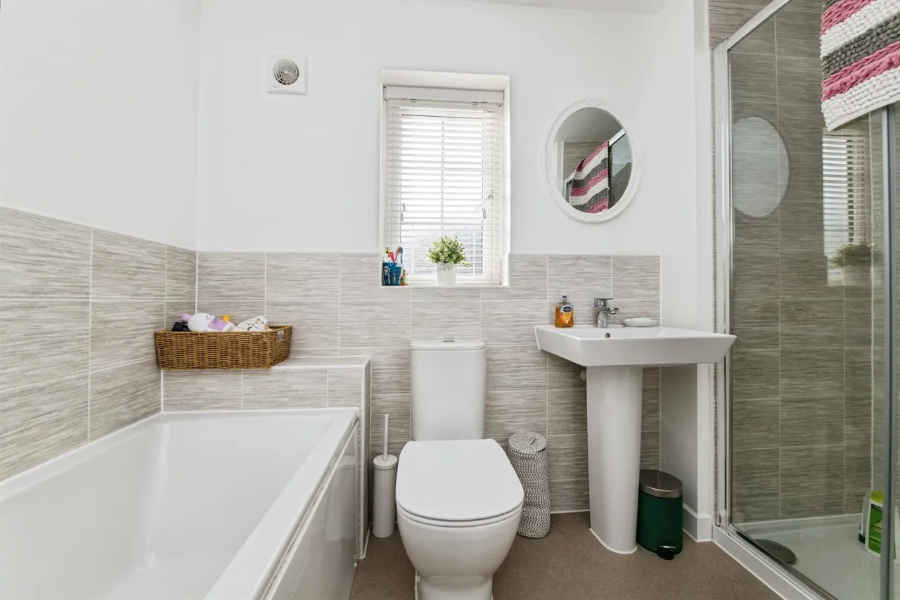 Trott Close, Cullompton, photo 8