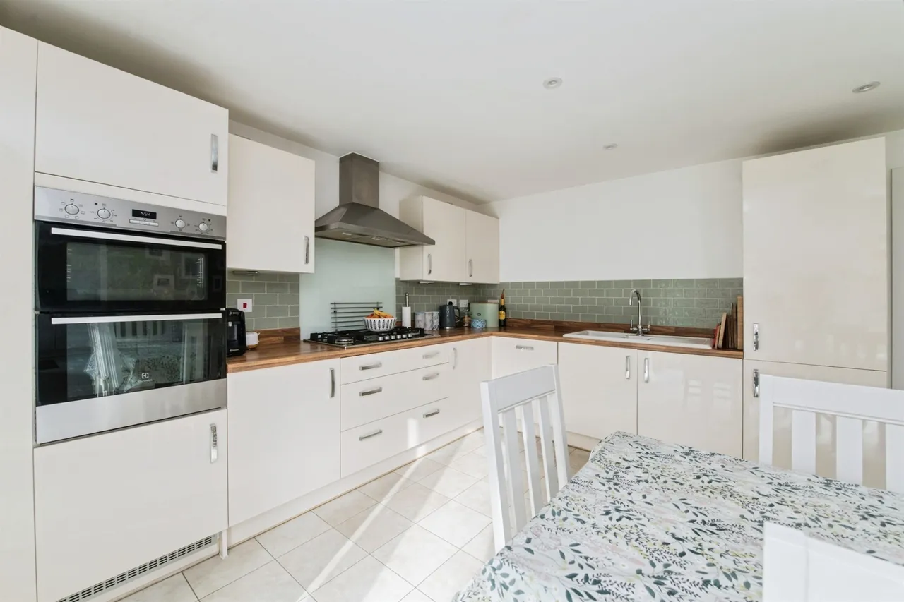 Trott Close, Cullompton, photo 2