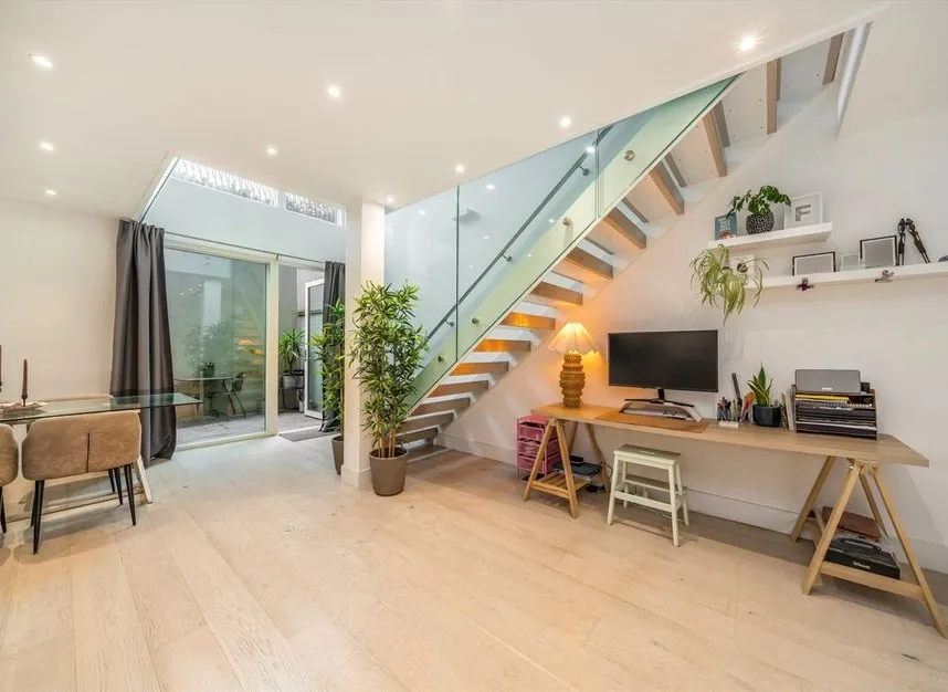 Camden Road, Camden Town, NW1, photo 4