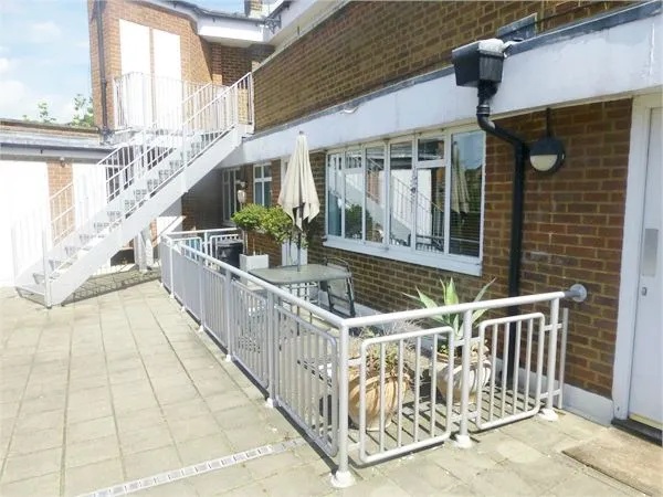 Haymills Court Hanger Green, Ealing, London, W5 3EW, photo 2