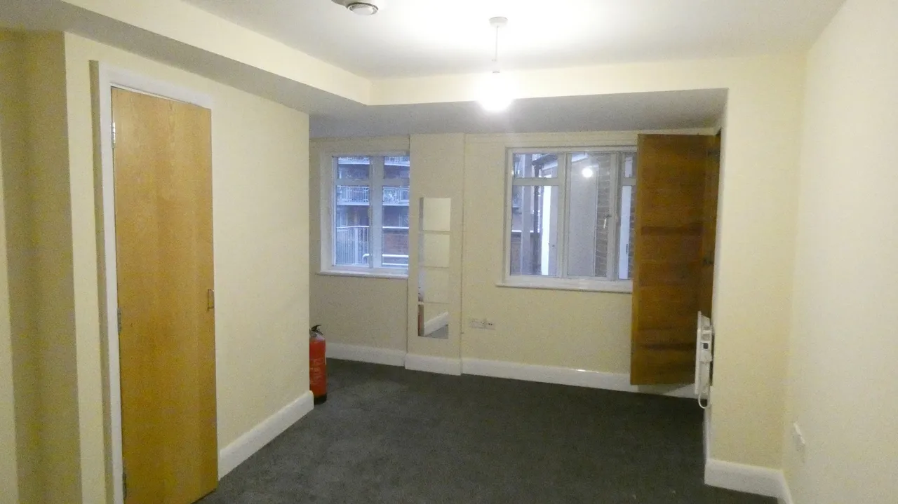 Haymills Court Hanger Green, Ealing, London, W5 3EW, photo 6