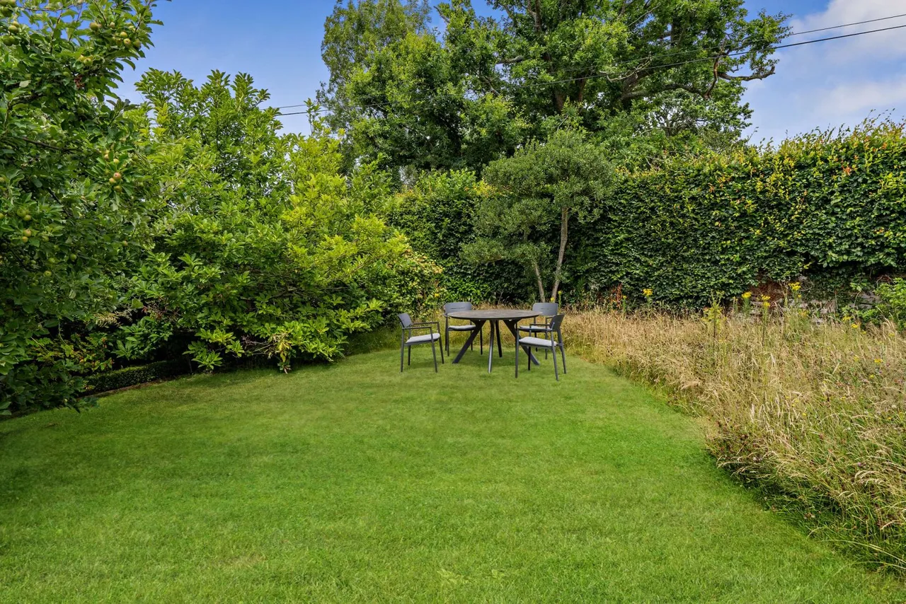 The Cylinders, Fernhurst, Haslemere, Surrey, GU27 3EL, photo 6