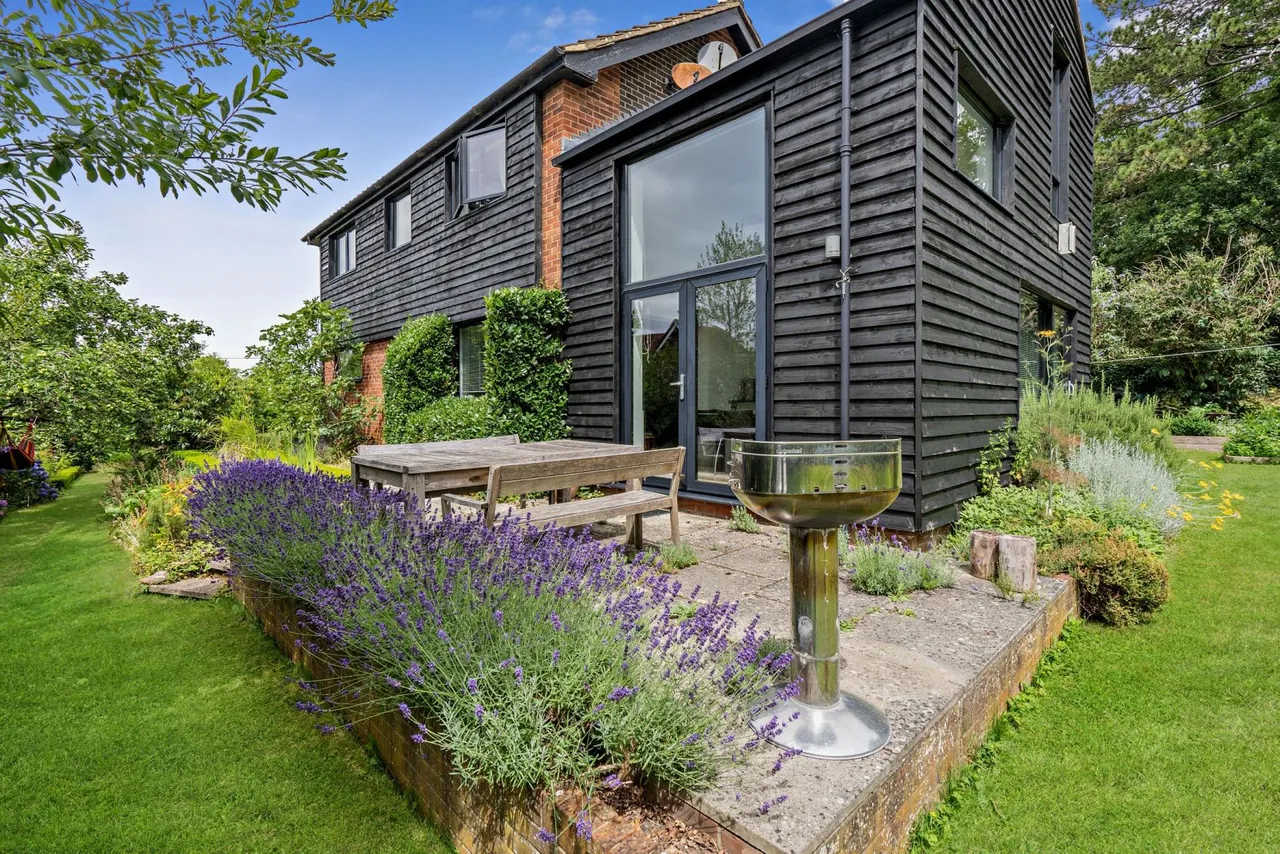 The Cylinders, Fernhurst, Haslemere, Surrey, GU27 3EL, photo 4