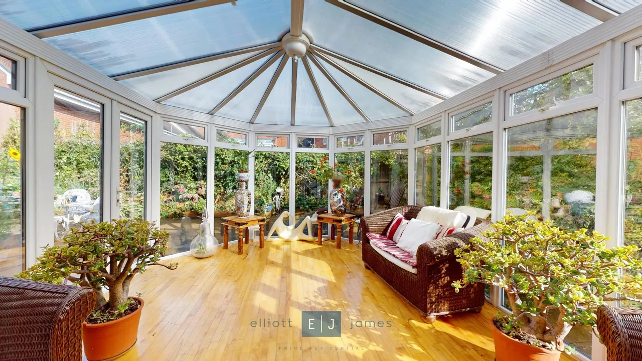 St. Nicholas Place, Loughton, photo 9