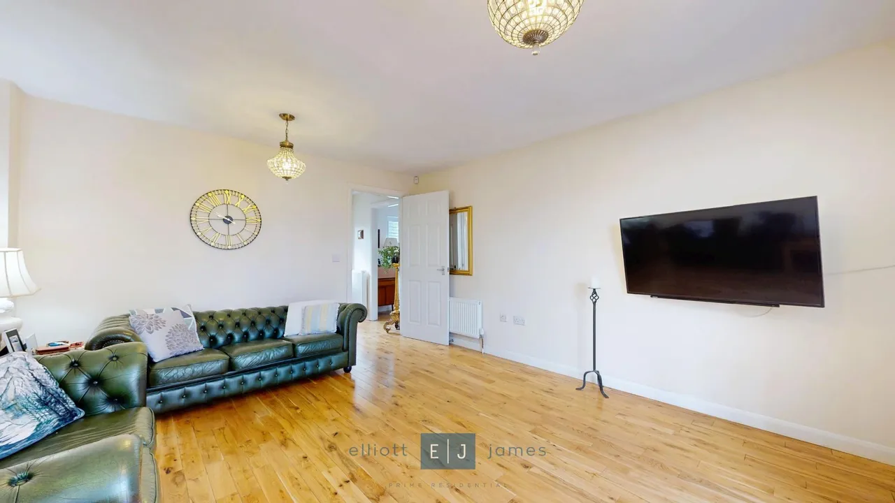 St. Nicholas Place, Loughton, photo 8