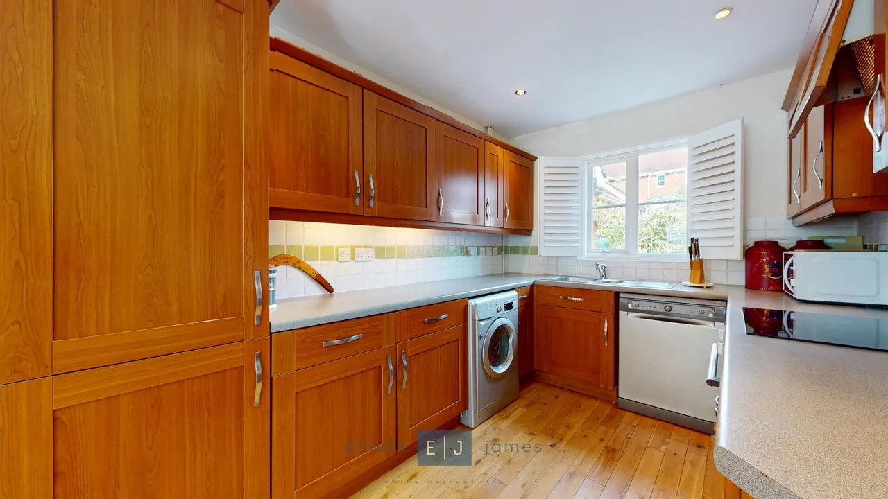 St. Nicholas Place, Loughton, photo 7