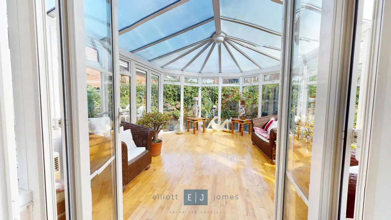 St. Nicholas Place, Loughton, photo 4