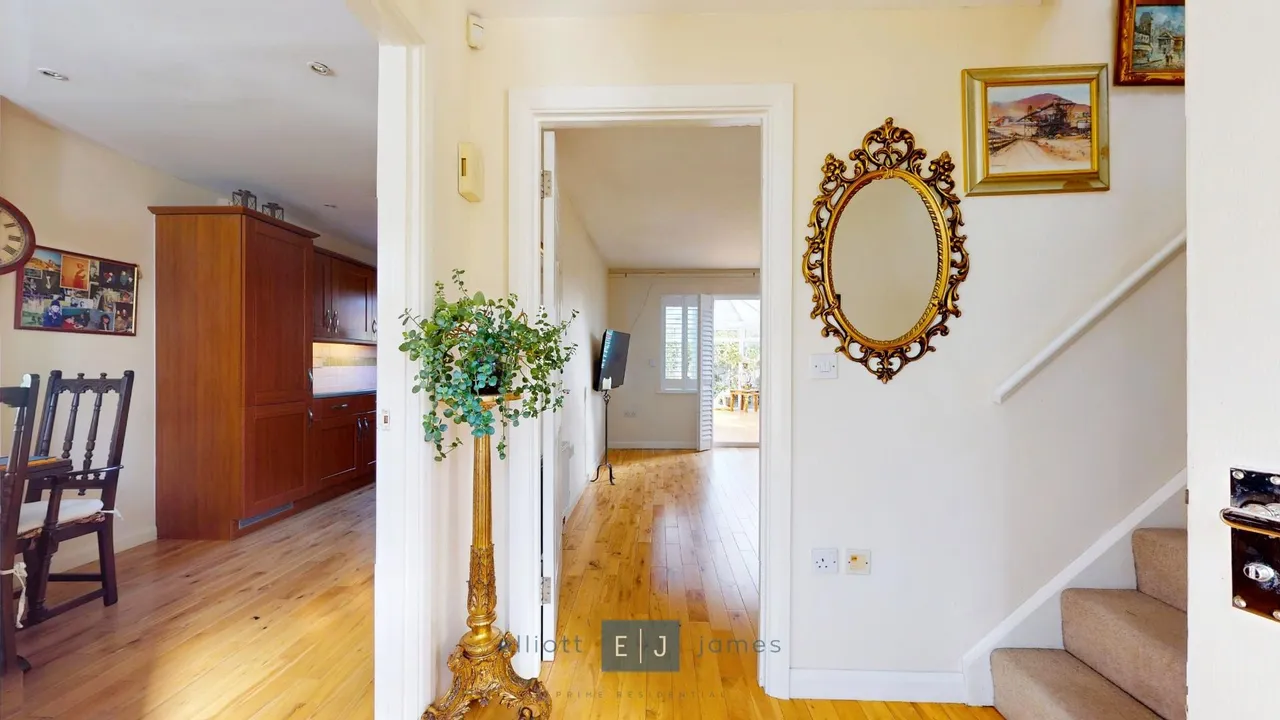 St. Nicholas Place, Loughton, photo 5