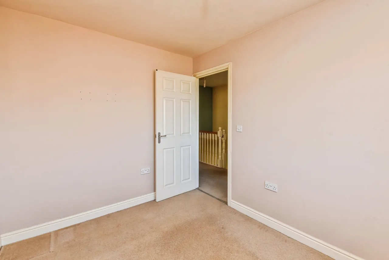 Skylark Road, Melksham, SN12, photo 15