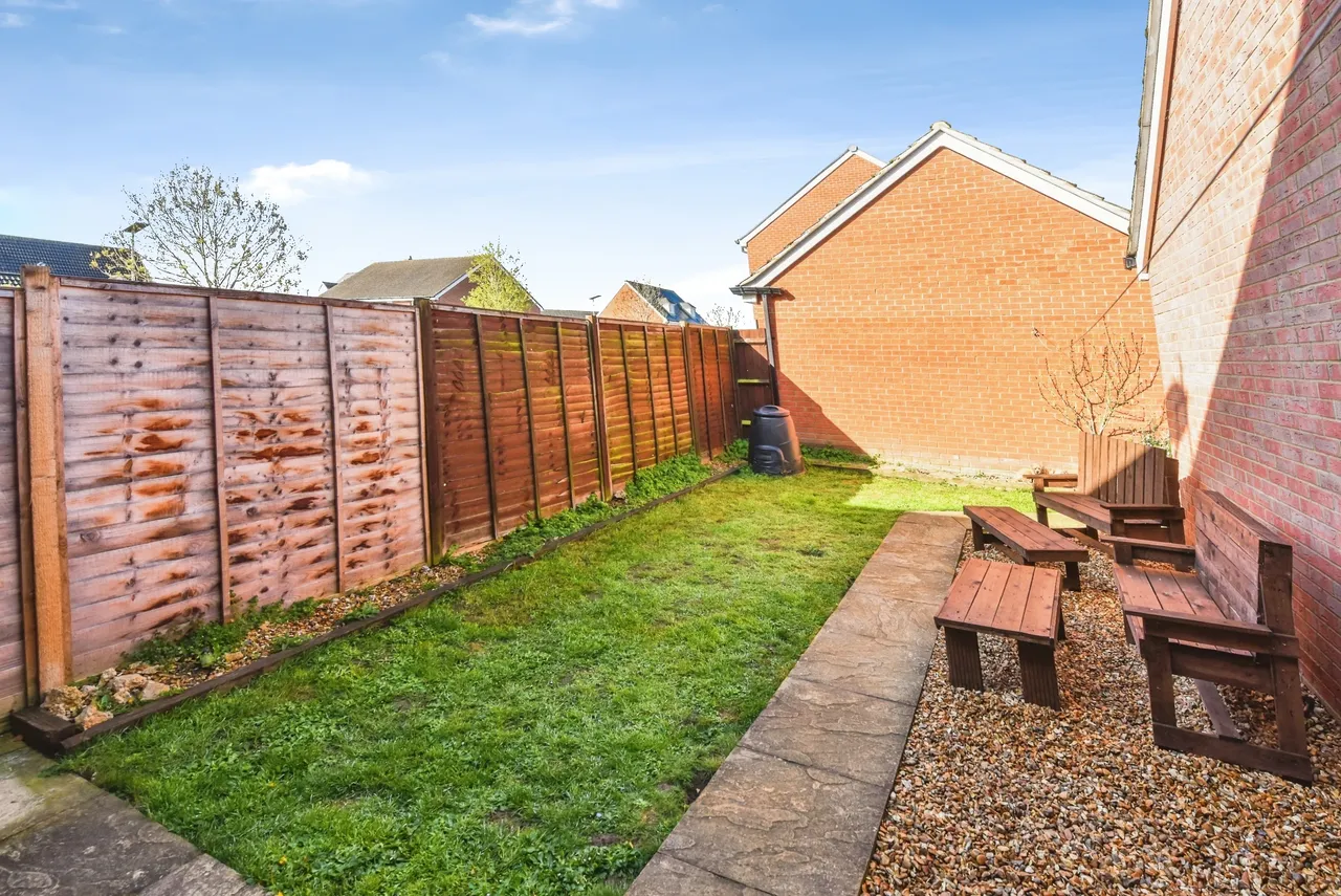 Skylark Road, Melksham, SN12, photo 2