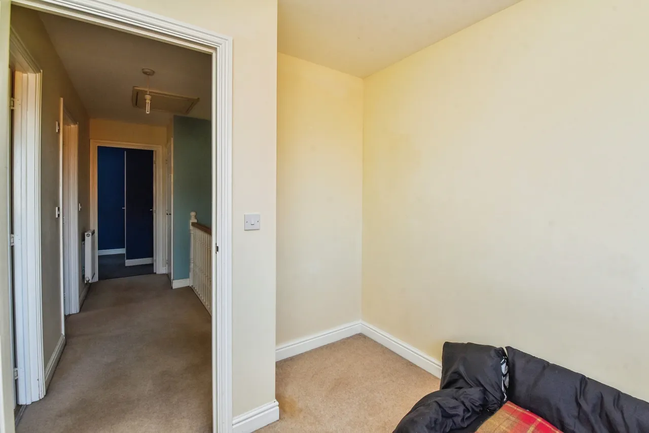 Skylark Road, Melksham, SN12, photo 17