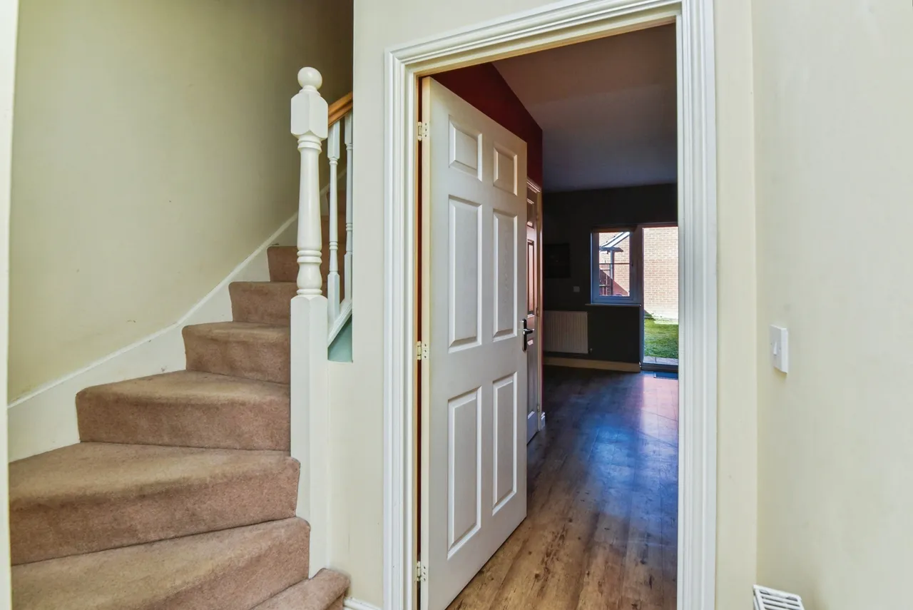 Skylark Road, Melksham, SN12, photo 5
