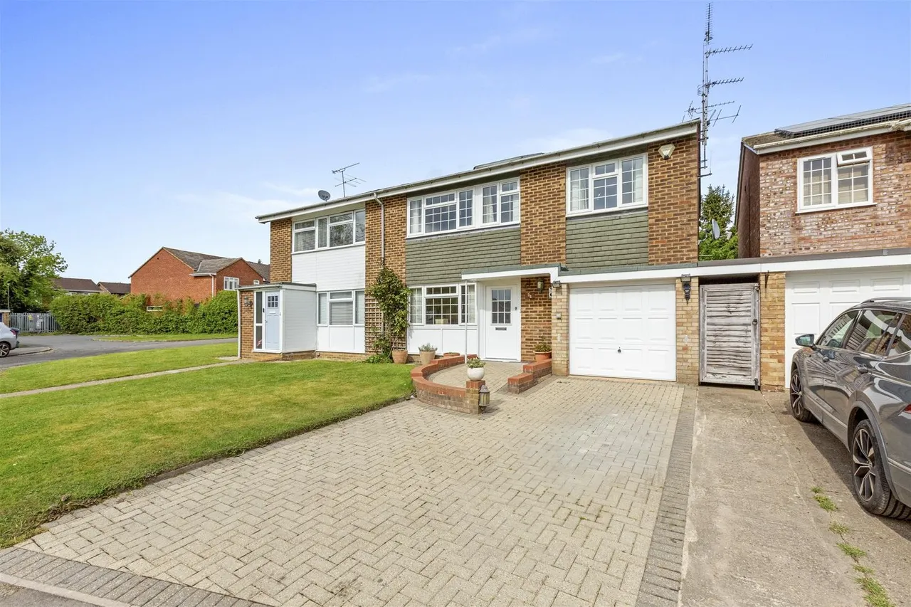 5 bed house for sale, Wellfield, Hazlemere, HP15