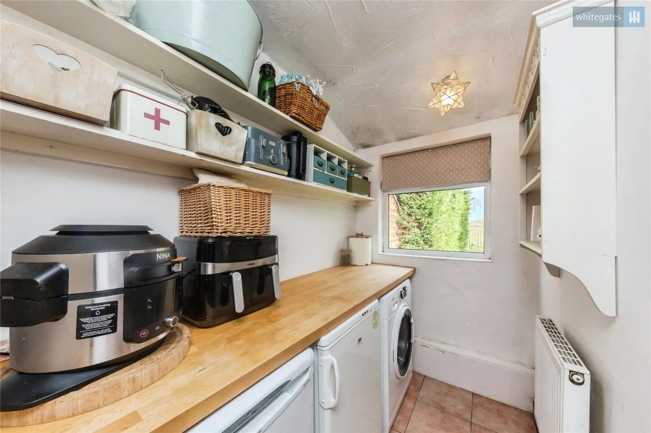 Holly Mount, Shavington, CW2, photo 9