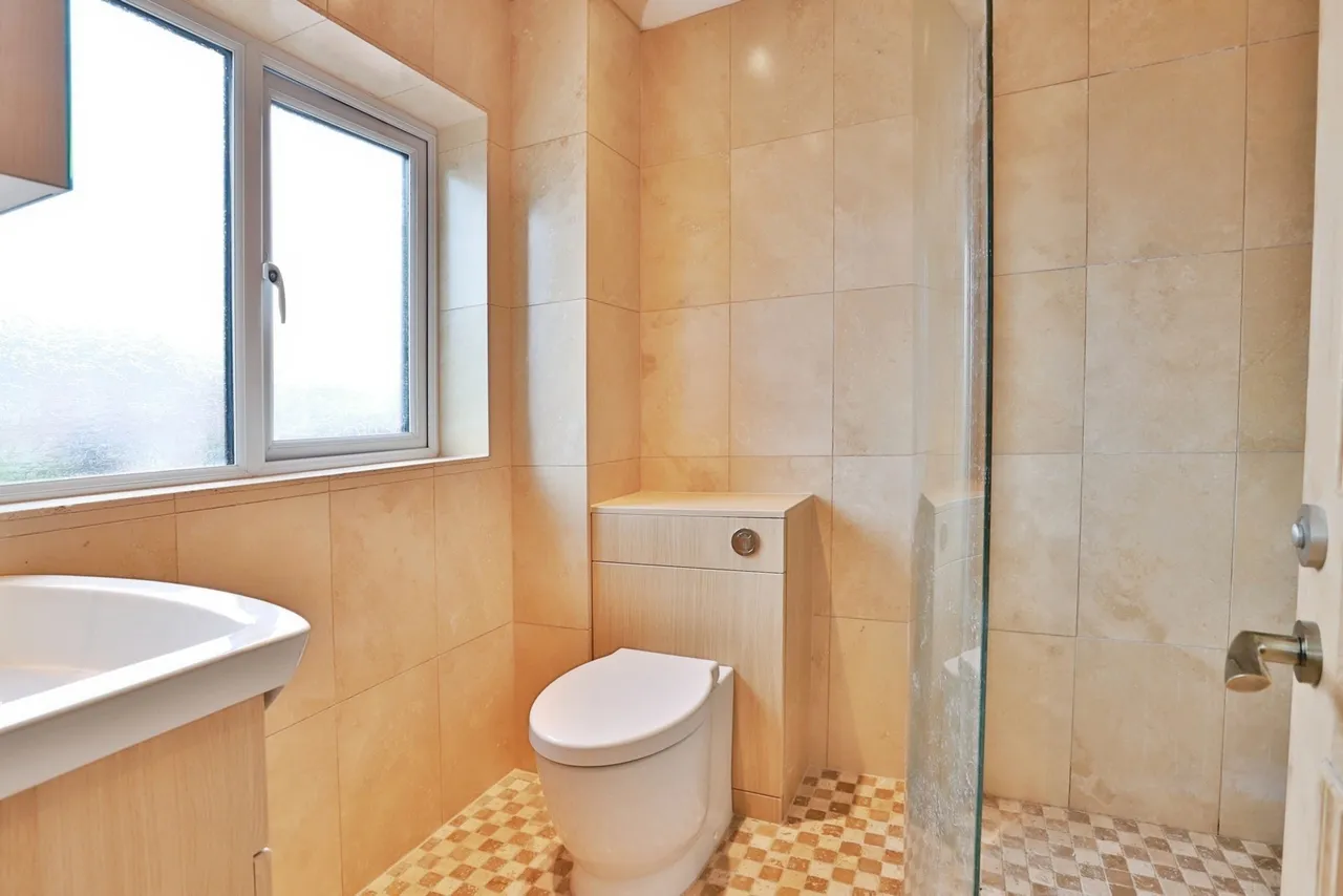 Sevenoaks Drive, Bournemouth, BH7, photo 10