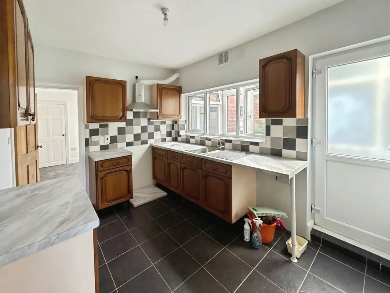 Ladybrook Lane, Mansfield, Nottinghamshire, photo 3