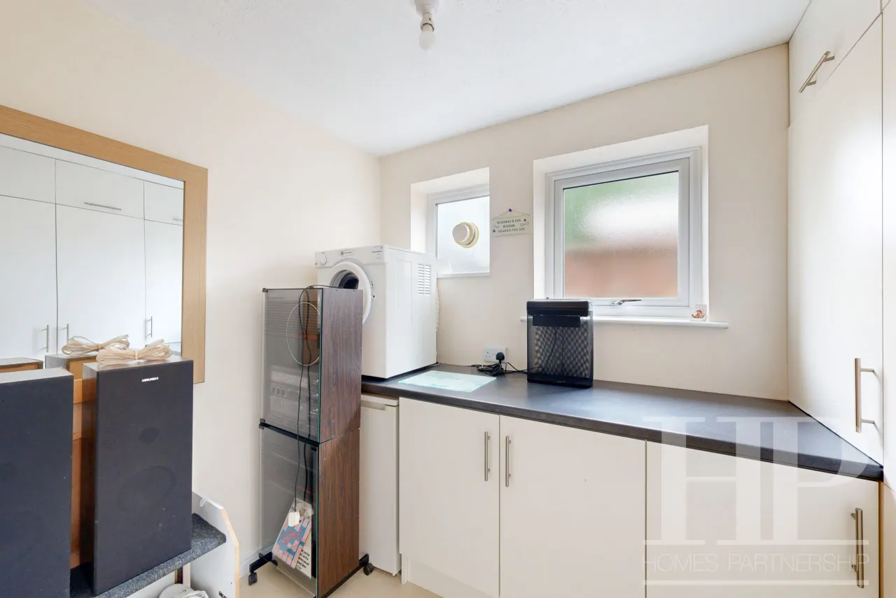 Martyrs Avenue, Crawley, RH11, photo 9