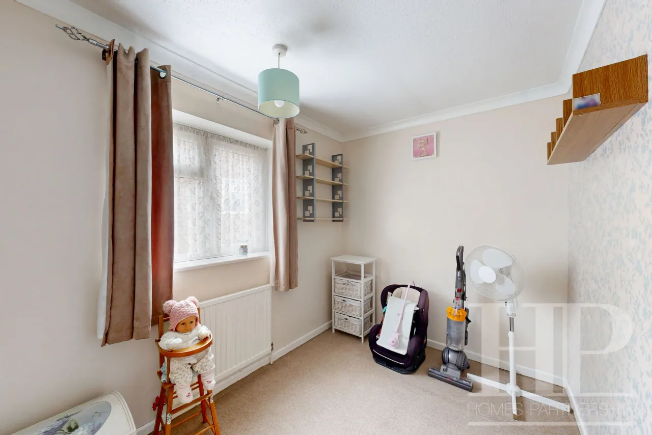 Martyrs Avenue, Crawley, RH11, photo 13