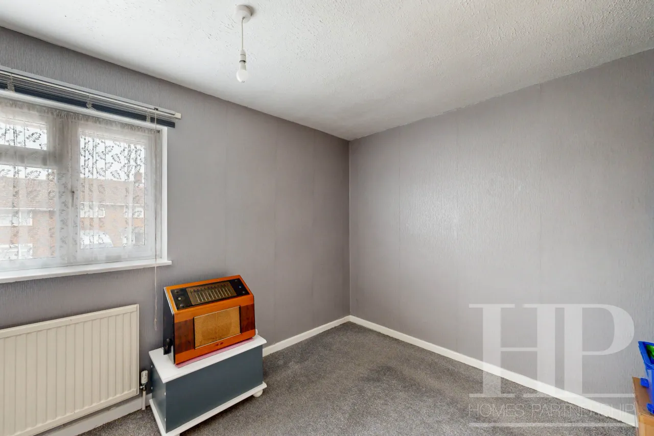 Martyrs Avenue, Crawley, RH11, photo 12
